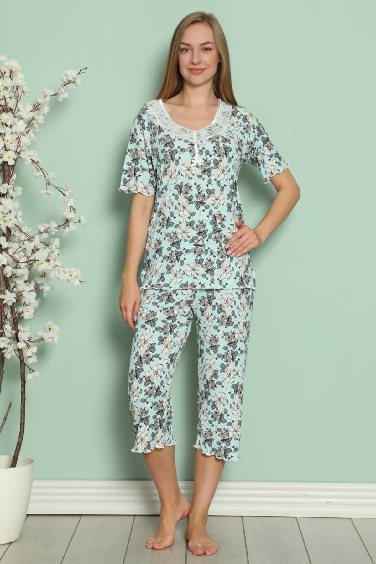 Yakası Dantelli Desenli Açık Mavi Pijama Takımı